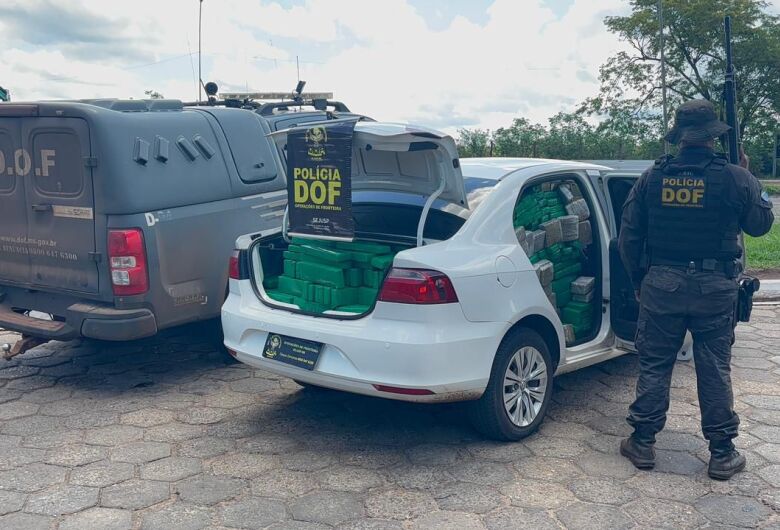 Polícia apreende mais de 620 kg de drogas em carro interceptado em Anaurilândia