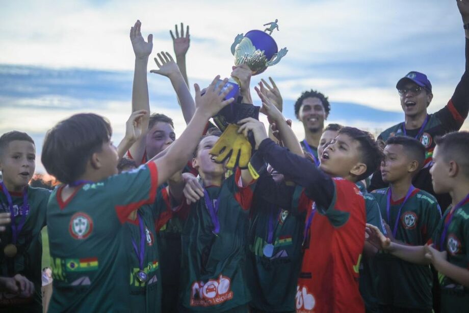 Portuguesa, atual FC Pantanal, bateu o Ubiratan na decisão e conquistou a primeira edição do Festival de Futebol Sub-11