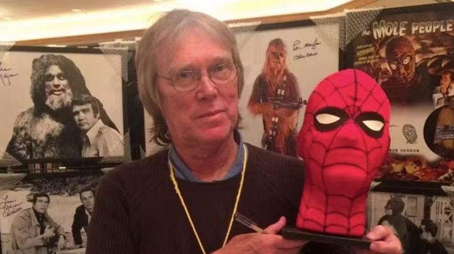 Danny Seagren foi o primeiro a vestir o uniforme do Homem-Aranha em produções com atores reais.