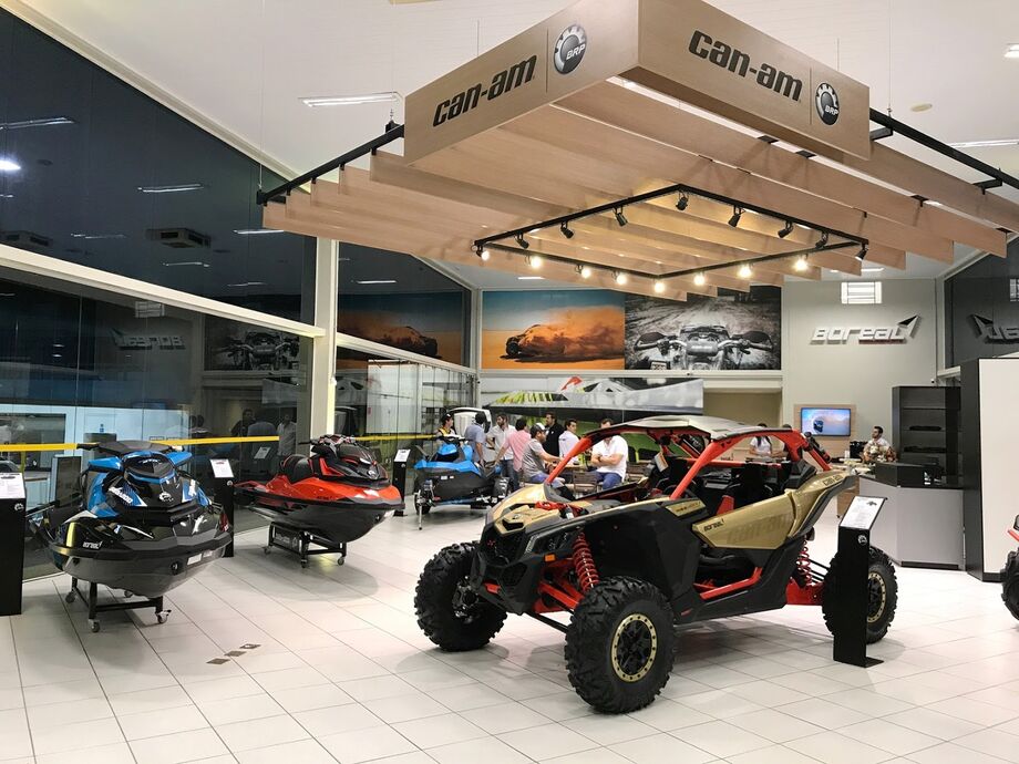 Boreal Power Radical exibiu jet skis e UTVs durante o AeroAviation Business Day, destacando potência, segurança e versatilidade.