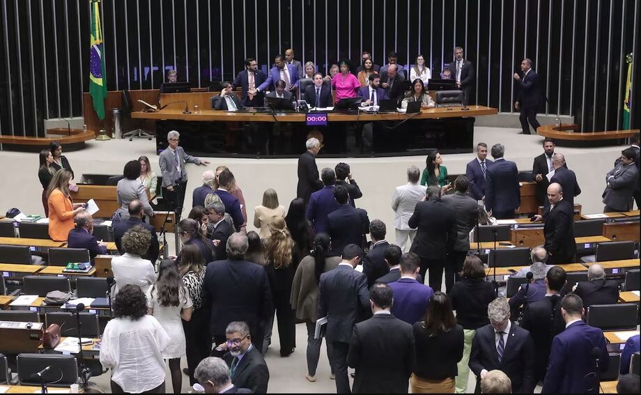 Câmara aprovou o texto final do projeto que regulamenta o streaming, e o projeto vai ao Senado