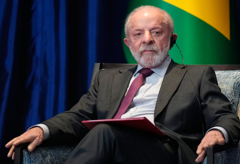 Lula em encontro com líderes na Malásia.