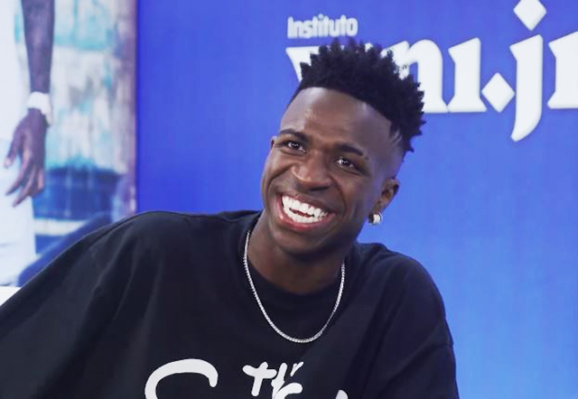 Real Madrid considera vender Vini Jr. após conflito com Xabi Alonso e postura fora de campo.