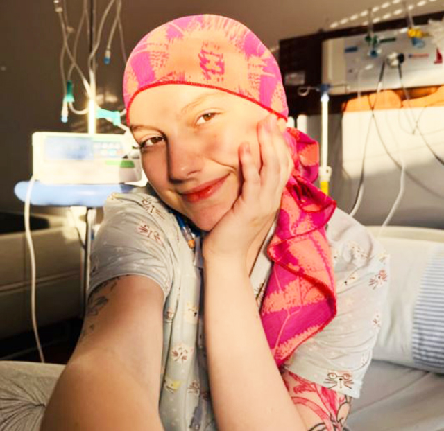 Influenciadora Isabel Veloso é entubada.