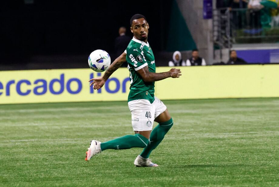 Allan, meia-atacante do Palmeiras, teve punição confirmada pelo STJD e não joga contra o Santos.