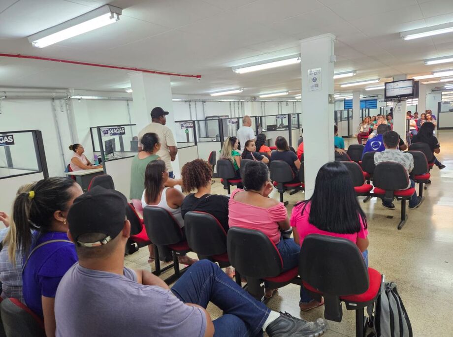 Mutirão Emprega CG oferece 350 vagas nesta quarta-feira (12), com contratações imediatas e ações do Novembro Azul.