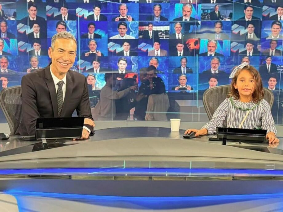 César Tralli posta foto com a filha na bancada do Jornal Nacional