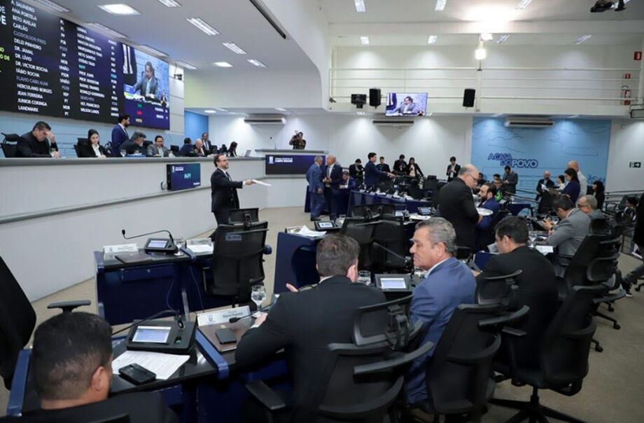 Sessão ordinária da Câmara Municipal de Campo Grande aprova oito projetos e mantém veto parcial do Executivo nesta terça-feira (11).