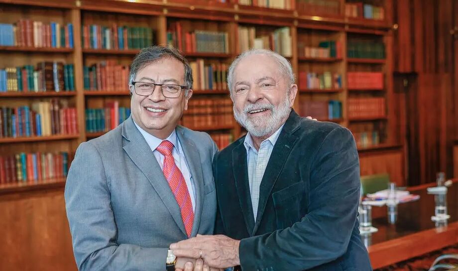 Lula e Petro decidiram manter a isenção tarifária sobre carros brasileiros vendidos à Colômbia.