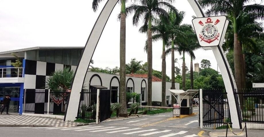 Corinthians tenta prorrogar por mais 180 dias a suspensão de execuções judiciais para concluir plano de pagamento de dívidas.