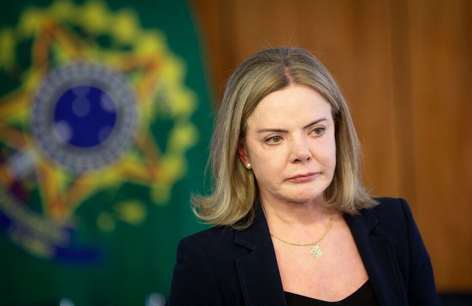 Gleisi Hoffmann pede mais tempo para discutir projeto antifacção e alerta para risco de perda de recursos da Polícia Federal.