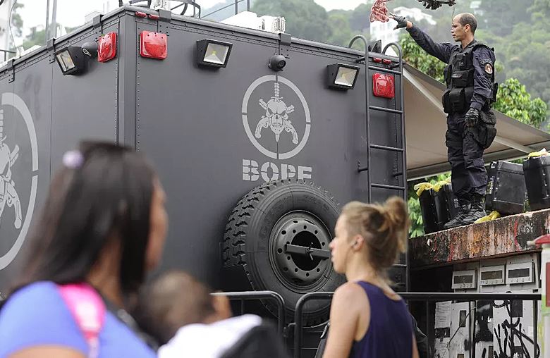 Agentes da Polícia Civil e do Bope atuaram em nova etapa da Operação Contenção na Baixada Fluminense.