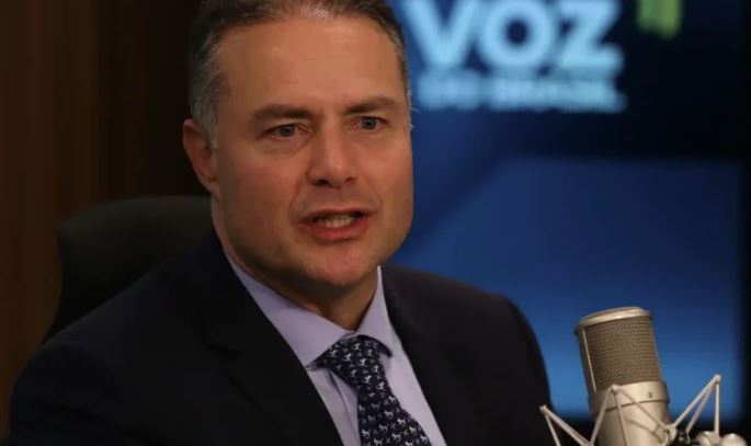 Ministro Renan Filho fala sobre responsabilidade fiscal e mobilidade sustentável em entrevista à Band