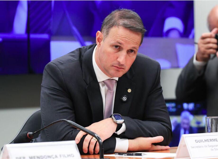 Deputado Guilherme Derrite apresentou novo texto do PL Antifacção com mudanças após críticas de especialistas e do governo