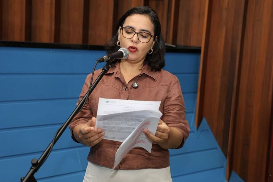 Gleice Jane é a autora do projeto que estabelece diretrizes para a participação da comunidade escolar no planejamento de ações de resiliência urbana