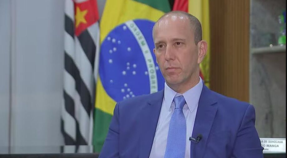 Prefeito de Sorocaba, Rodrigo Manga, foi afastado por 180 dias em nova fase da Operação Copia e Cola, que investiga desvios na Saúde.