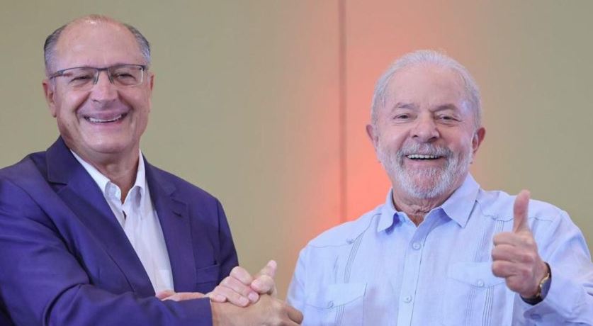 Lula e Alckmin participam da abertura do Salão Internacional do Automóvel, em São Paulo.