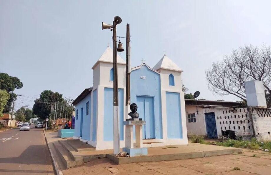 Fachada da Igreja de São Benedito na Comunidade Quilombola TiaEva, marco histórico da resistência negra em Campo Grande.