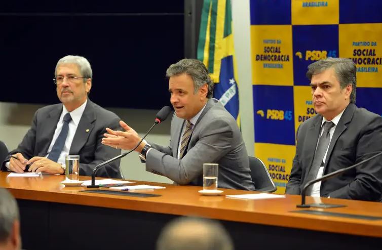 PSDB divulgou nota em que demonstra preocupação com prisão de Bolsonaro e defende equilíbrio institucional. Partido também critica a sucessão de escândalos envolvendo ex-presidentes.