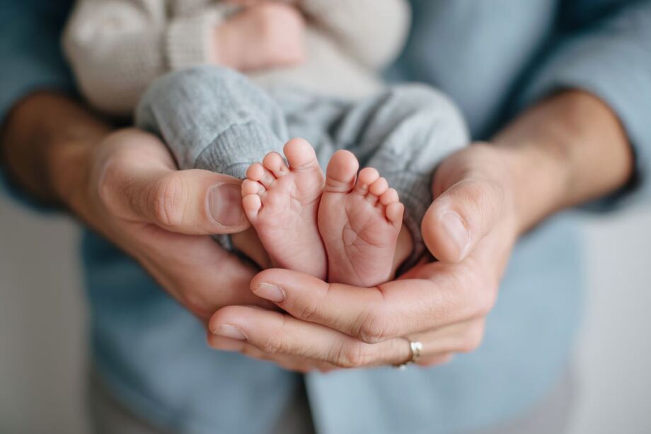 Brasil e o mundo tiveram uma brutal queda na mortalidade infantil ao longo das décadas.