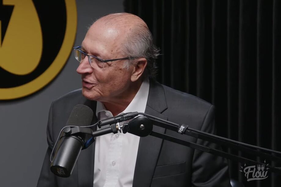 Geraldo Alckmin durante entrevista ao podcast Flow: vice-presidente afirma que Brasil vai insistir por fim total das tarifas dos EUA.
