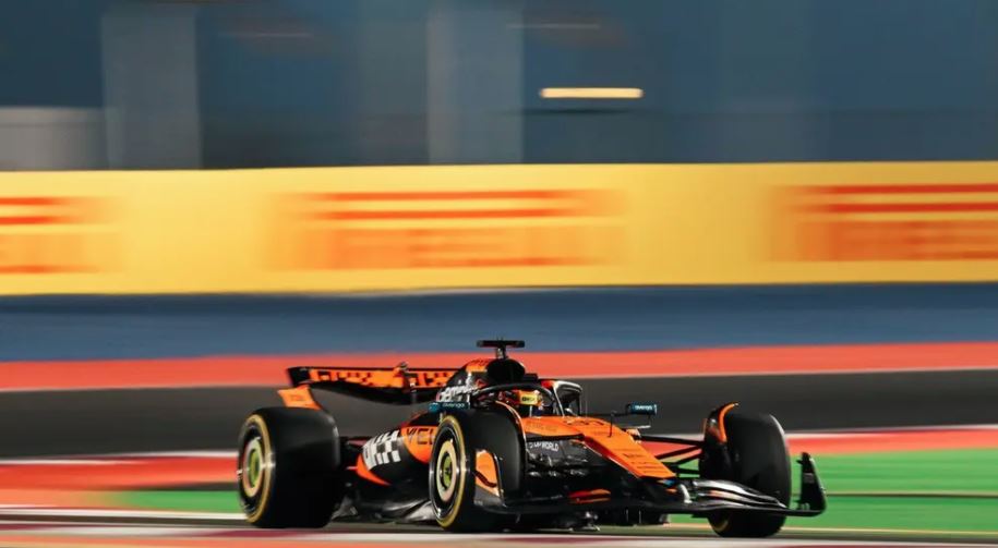 Oscar Piastri é pole na sprint do GP do Catar; piloto da McLaren briga pelo título.