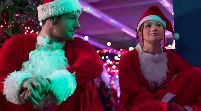 Feliz Assalto mistura comédia, romance e um plano de crime natalino que conquistou os assinantes da Netflix