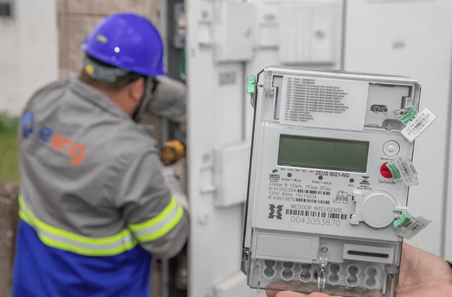 Aneel avalia tornar Tarifa Branca o modelo padrão para grandes consumidores, com cobrança variável conforme o horário de uso.