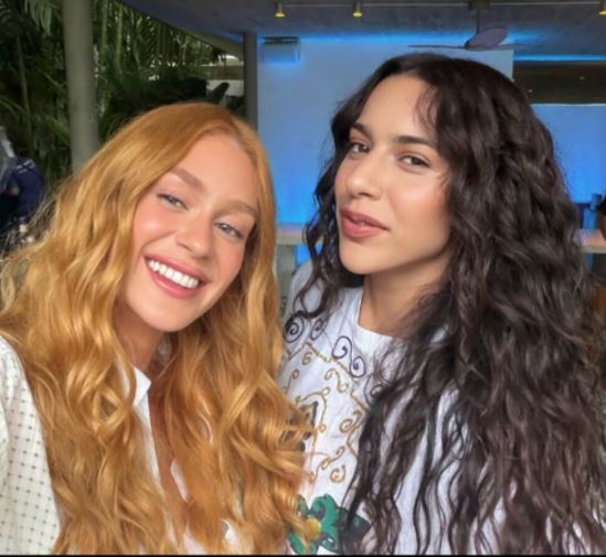 Marina Ruy Barbosa e Marina Sena se apresentam juntas em evento da Calzedonia, em São Paulo.