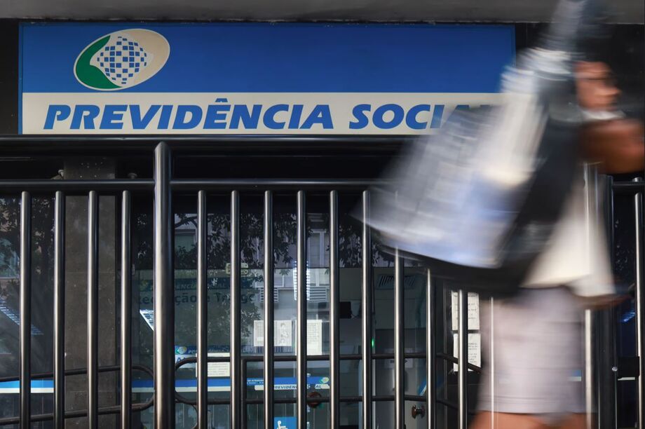 Maioria do STF vota contra a tese da revisão da vida toda e anula possibilidade de incluir salários anteriores a 1994 no cálculo do INSS.