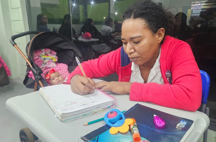 Iniciativa oferece educação e acolhimento a mulheres em situação de vulnerabilidade social em Campo Grande, promovendo autonomia, inclusão e esperança