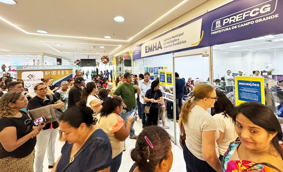 Para quem prefere se inscrever presencialmente, o atendimento ocorre em dois turnos: das 8h às 14h no 2º piso do shopping e das 14h às 19h no térreo