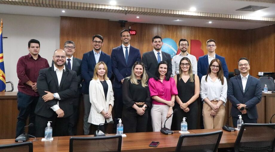 Membros da Comissão de Sociedade de Advogados da OAB/MS durante palestra sobre acordo de sócios, realizada em Campo Grande no dia 10 de novembro.
