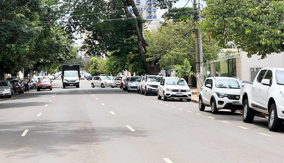 Novo sistema de estacionamento rotativo do Centro de Campo Grande começará com 3 mil vagas e uso de tíquetes digitais.