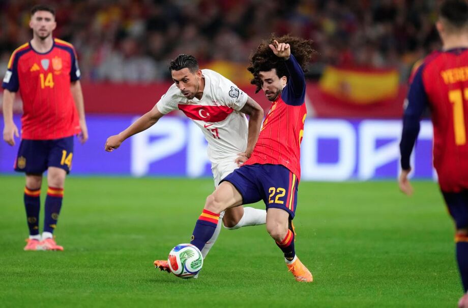 Espanha e Turquia empatam em Sevilha na rodada final das Eliminatórias.