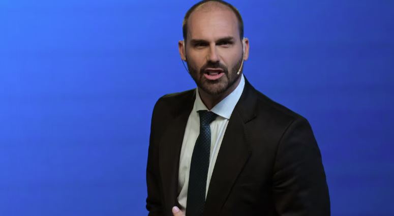 Eduardo Bolsonaro foi tornado réu no STF por tentativa de obstrução e articulação internacional contra ministros da Corte.