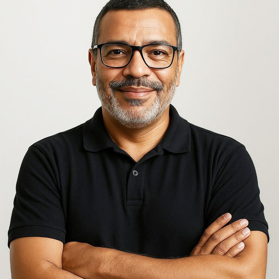 Edison Reis é autor do livro Fernão e a Epopeia da Coluna dos Pretos, que marca sua estreia na literatura e apresenta o protagonisto das pessoas negras na Guerra do Paraguai.