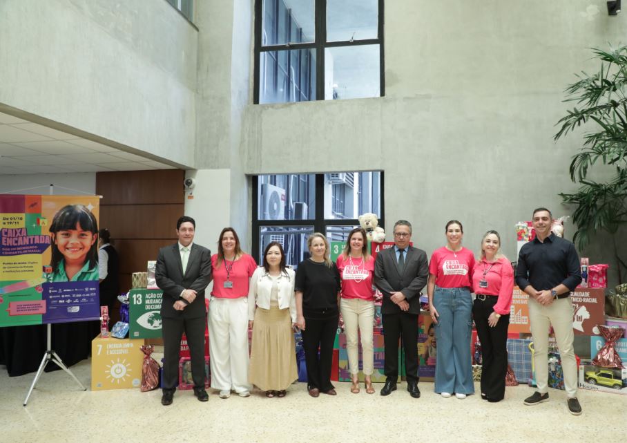 Mônica Riedel acompanha Dia D da campanha Caixa Encantada no Tribunal de Justiça de MS.