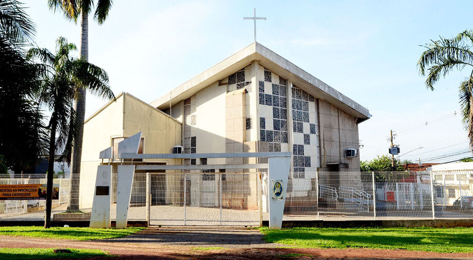 Evento da Arquidiocese de CampoGrande reúne voluntários e famílias vulneráveis em atendimento integral neste domingo.