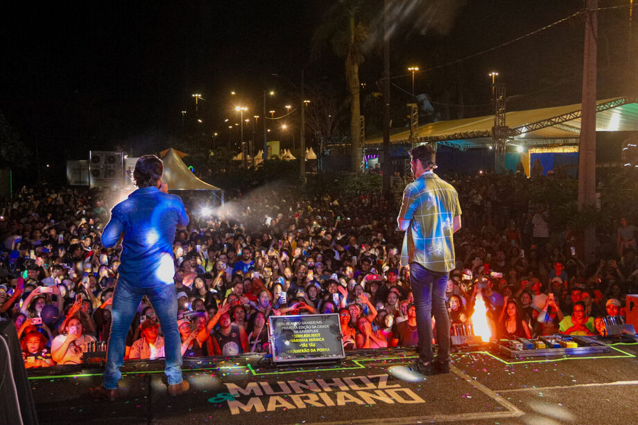 Munhoz & Mariano comandaram o encerramento da Cidade da Juventude, em Campo Grande, com um show repleto de sucessos.