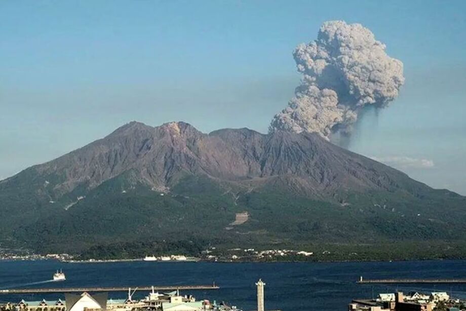 Vulcão Sakurajima está localizado na ilha de Kyushu, no Japão