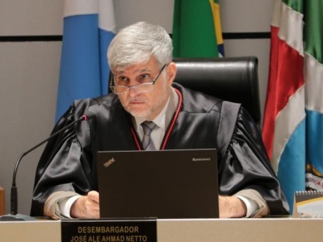 Desembargador José Ale Ahmad Netto, coordenador-geral do Nupemec e da Justiça Restaurativa do TJMS, durante sessão no Tribunal.
