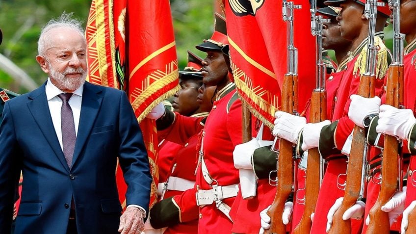 Lula em Moçambique durante fórum com empresários: presidente defende cooperação e industrialização dos minerais críticos