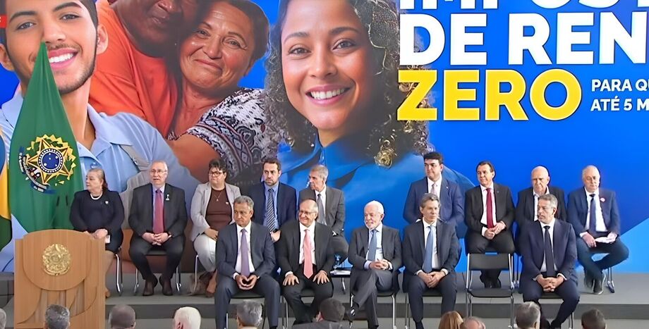 Presidente Luiz Inácio Lula da Silva durante cerimônia de sanção da lei que isenta do Imposto de Renda quem ganha até R$ 5 mil por mês, realizada nesta quarta-feira (26), em Brasília.