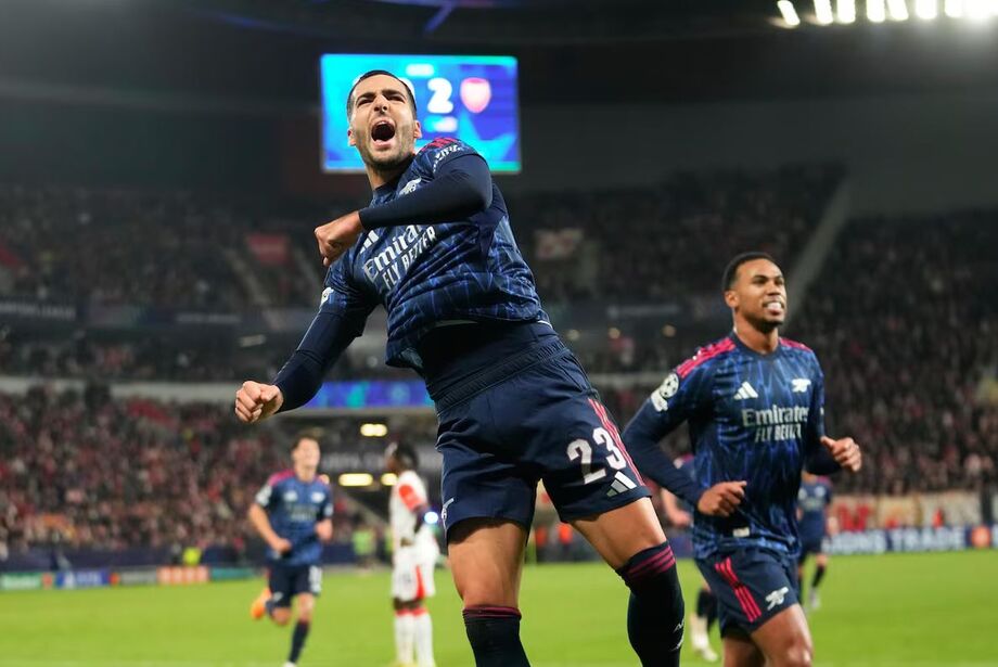 Mikel Merino anotou dois gols na vitória do Arsenal em Praga.