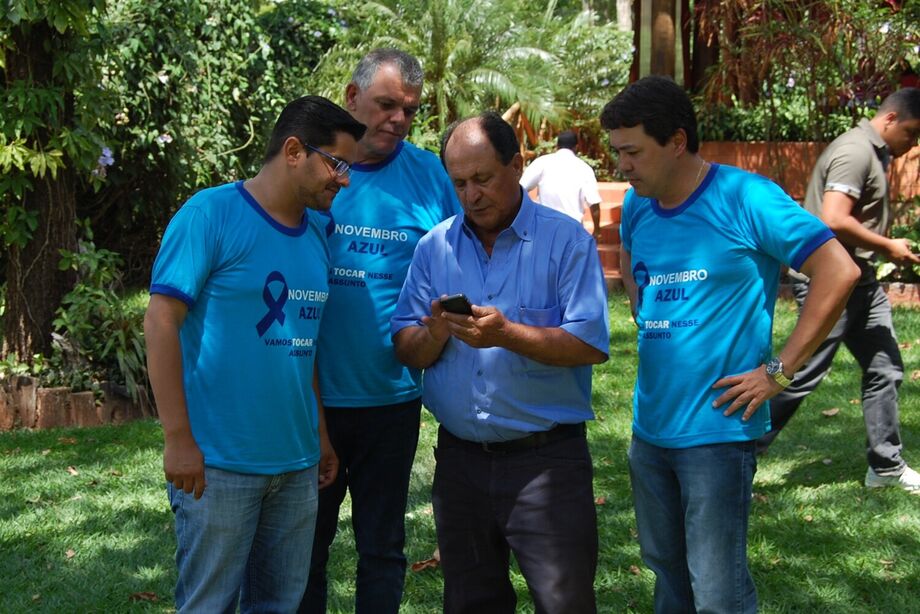 Dez anos após virar lei, campanha Novembro Azul avança em MS, mas câncer de próstata ainda mata quatro homens por semana.