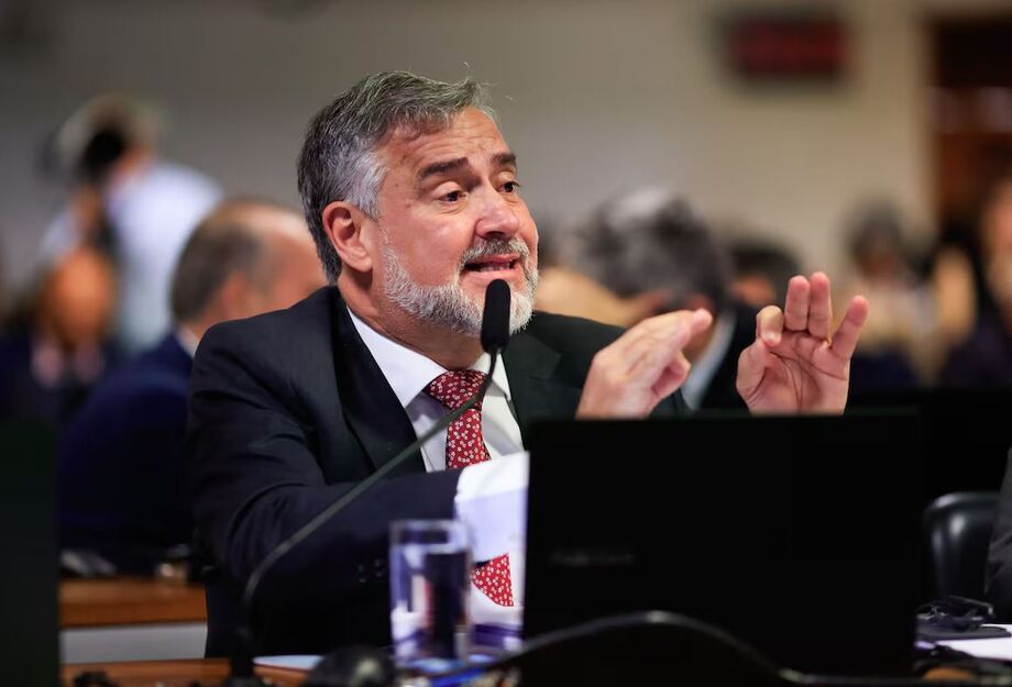 O deputado Paulo Pimenta na CPI do INSS