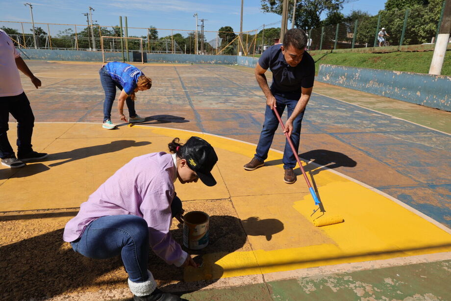 Quadras recebem pintura e serviços devem ser finalizados ainda esta semana