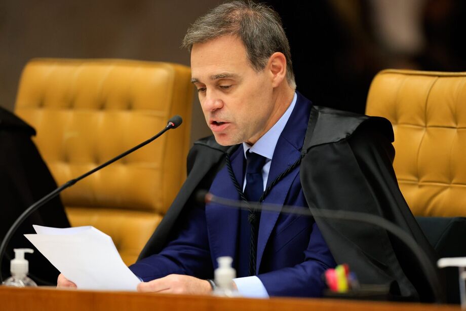 André Mendonça cobra Lula sobre indicação de mulher negra ao STF.