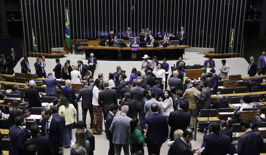 PDL suspende resolução que trata do atendimento de crianças e adolescentes vítimas de violência sexual